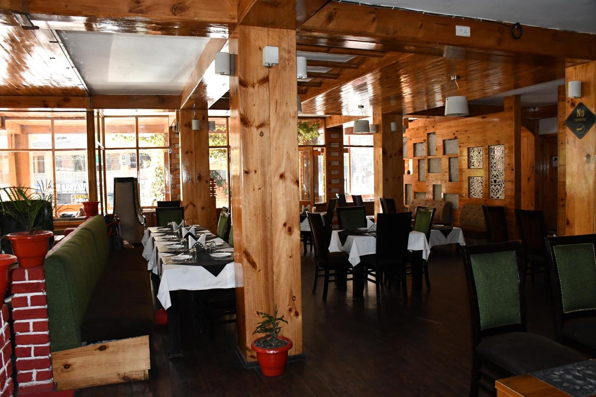 The Whispering Inn Resort And Bar Manāli Exterior foto
