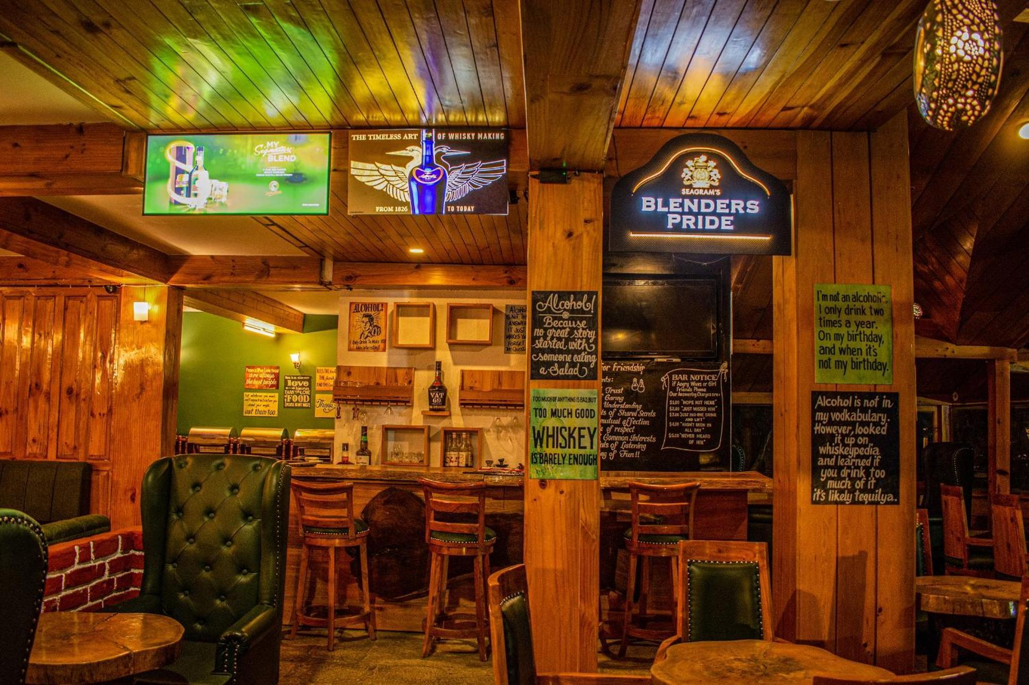 The Whispering Inn Resort And Bar Manāli Exterior foto