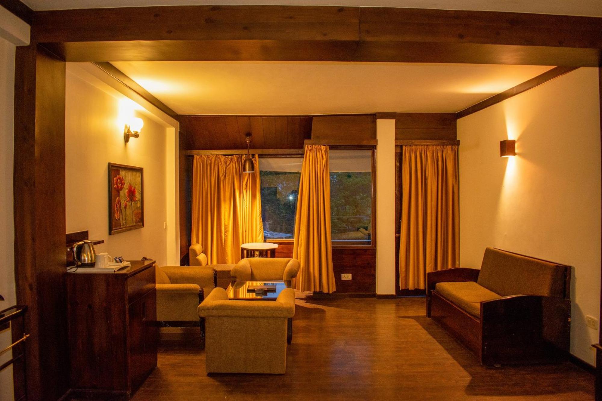 The Whispering Inn Resort And Bar Manāli Exterior foto
